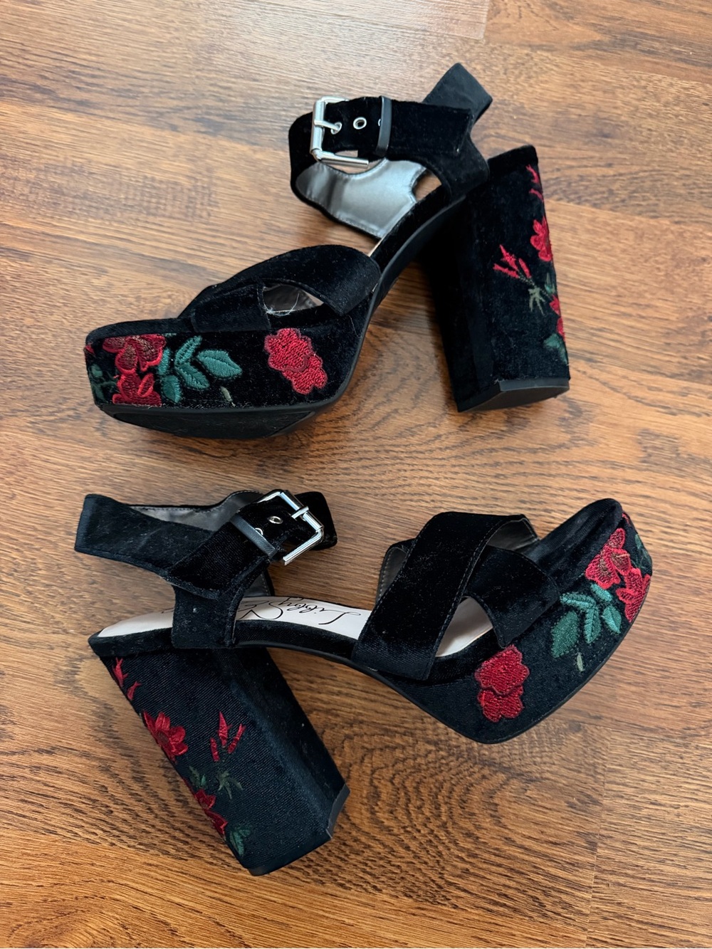 libby. edelman Black Velvet Platform Sandals with Red Floral Embroidery size 9